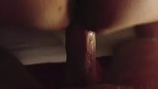 Tievs meitene par godu brīvdienas masturbē un sūkā puisis gailis pirms seksa