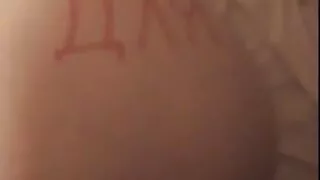 Rudmatis shmara sucks jauna drauga gailis un nes to līdz orgasmam