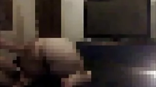 Busty mīlestība priesteriene ar zelta matiem starp krūtīm jerks pie frants gailis