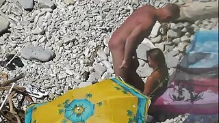 Ilgi haired Blondīne ieguva lielu locekli rozā coochie