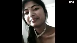 Beibe ar lielām krūtīm Squirting putnu laikā anālais sekss ar kaimiņu
