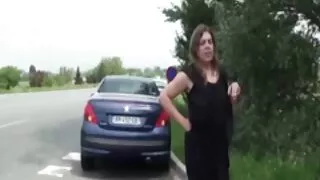 Izvirtušais draudzenes nespēja pretoties kārdinājumam un garšoja viens otra caurumi
